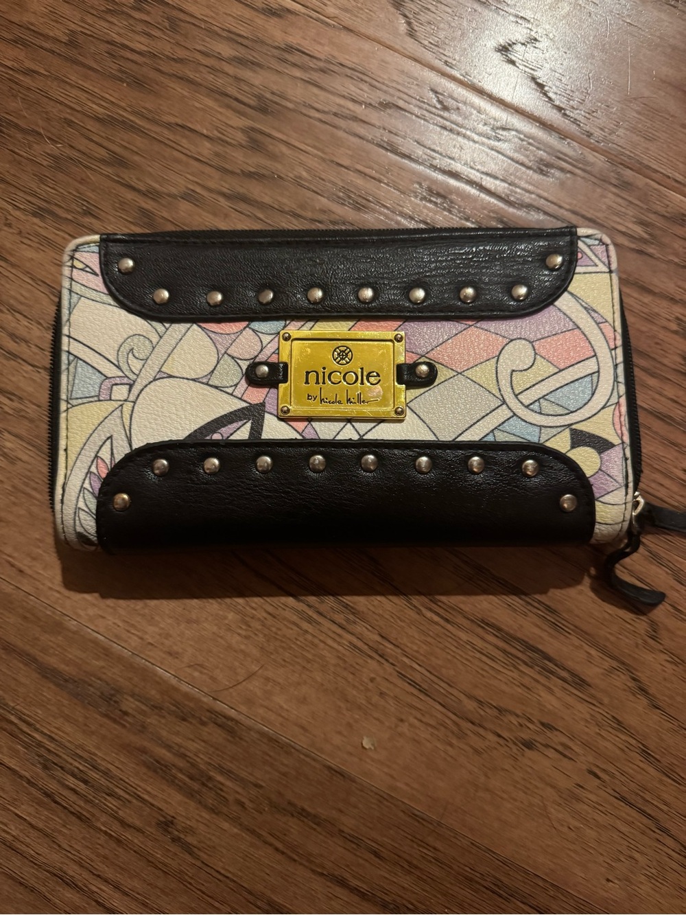 Nicole by Nicole Miller Multicolor Printed Zip Card Holder with Black Trim